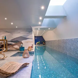 ***** Hotel Parister Piscine & Francia